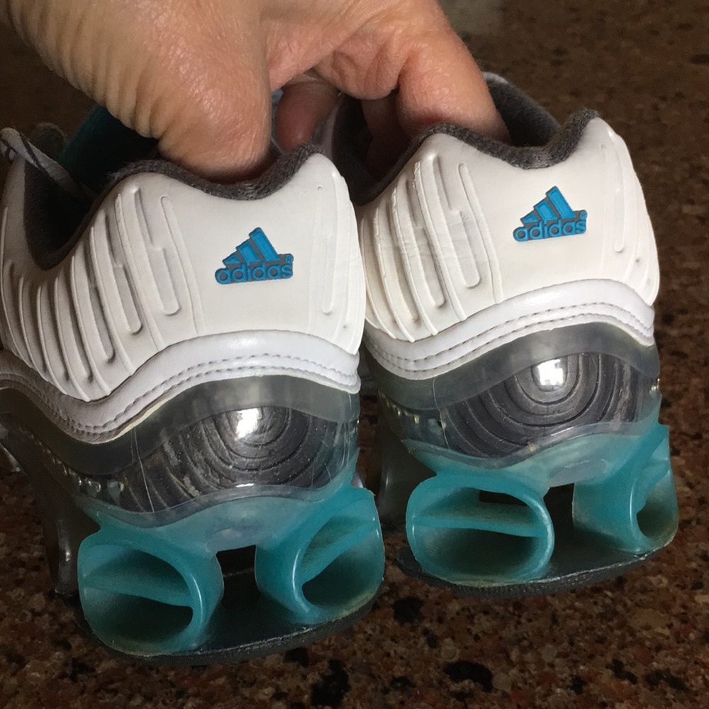 Adidas Bounce View 4